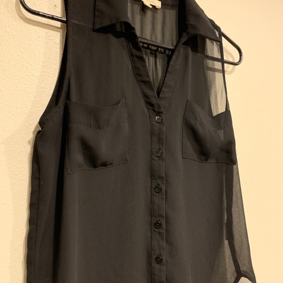 Chiffon Tank, Full Button - Picture 2 of 4